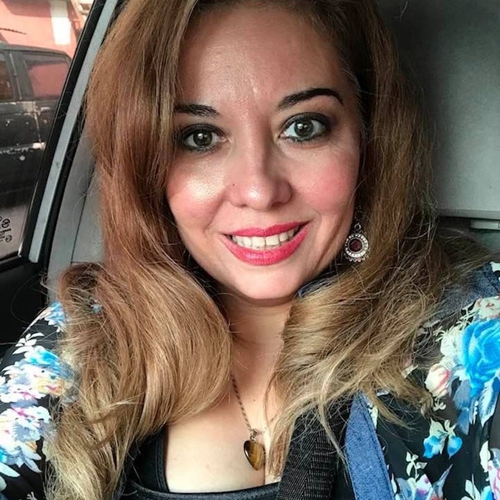 Meet your Posher, Maria elena